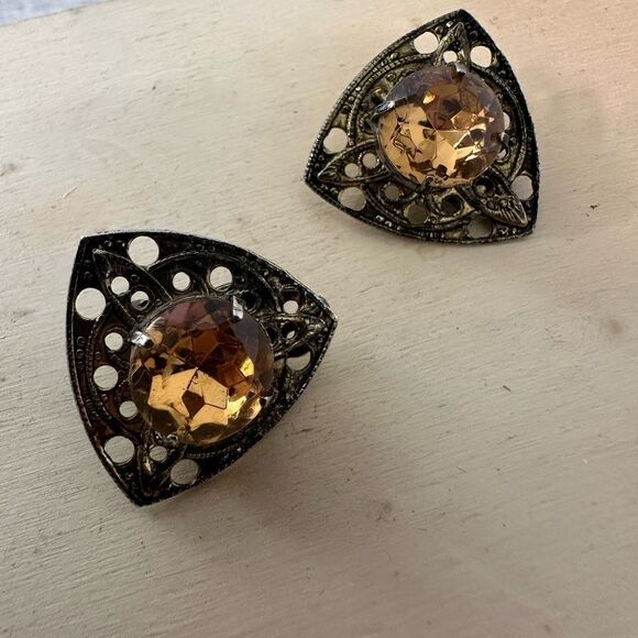 Vintage Filigree Triangle Earring With Champagne Rhinestone - Picture 1 of 5